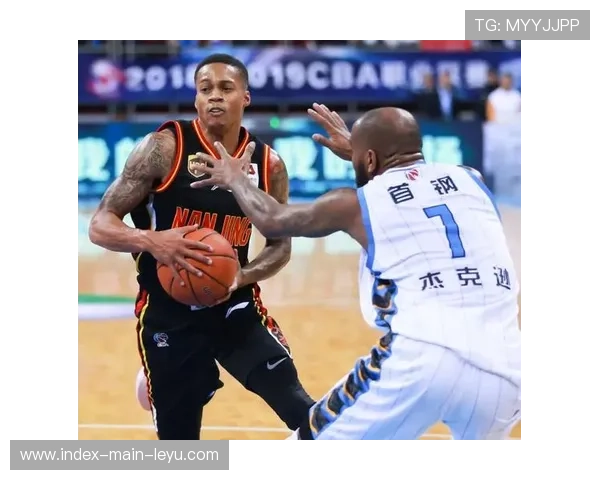 上海主场迎战南京,怀特塞德对决汉兹成焦点 上海主场迎战南京,怀特塞德对决汉兹成焦点