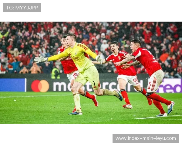 “欧冠附加赛首回合:本菲卡2-1力克皇马,特鲁宾扑出关键点球” “欧冠附加赛首回合:本菲卡2-1力克皇马,特鲁宾扑出关键点球”